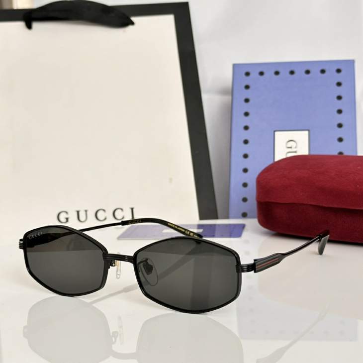 Picture of Gucci Sunglasses _SKUfw79339059fw